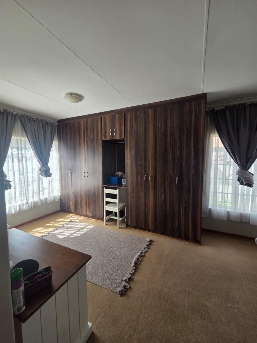 3 Bedroom Property for Sale in Flimieda North West